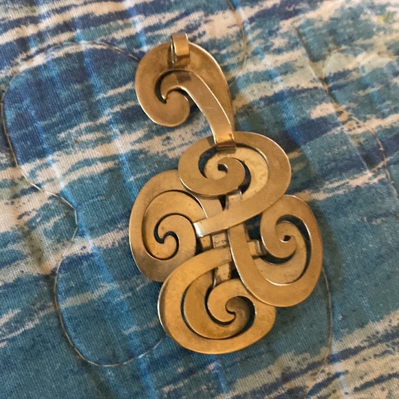 Sterling Silver.925 Pendant is substantial - Picture 4 of 9